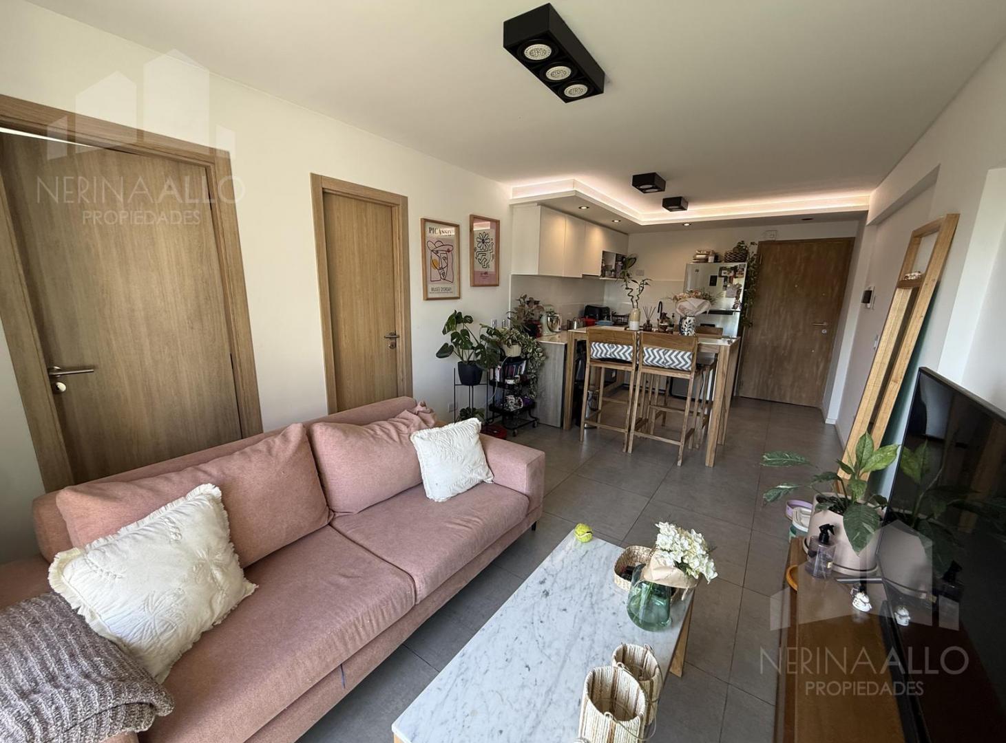 Foto de VENTA DEPARTAMENTO 2 AMBIENTES CON COCHERA Y BAULERA EDIFICIO SENTIRE, imagen 1