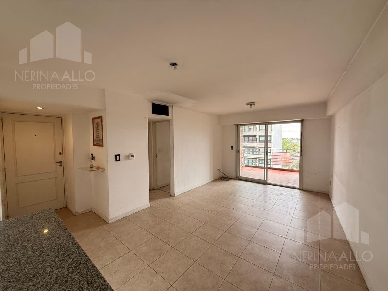 Foto de VENTA DE HERMOSO DEPARTAMENTO 2 AMBIENTES EN MORÓN SUR, EN EDIFICIO CON, imagen 1