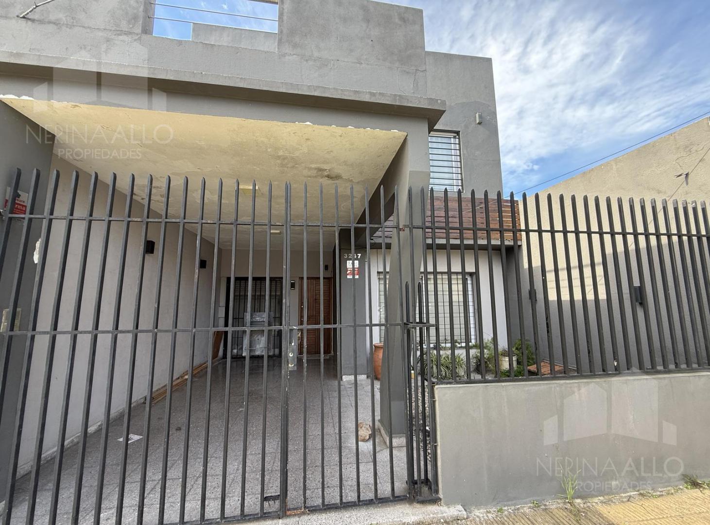 Foto de CASA 7 AMBIENTES EN VENTA CASTELAR NORTE, imagen 2