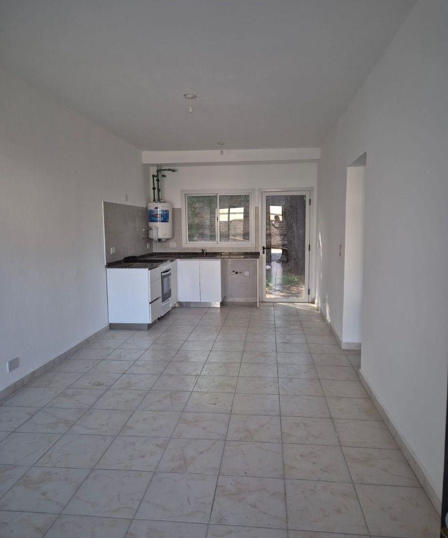 ESC/OFERTA/HOUSING/PILE 1 DORM COCHERA PATIO