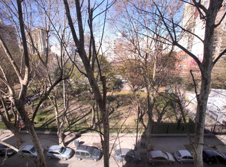 Alquilo Depto de 3 amb con balcón y cochera en Caballito 2