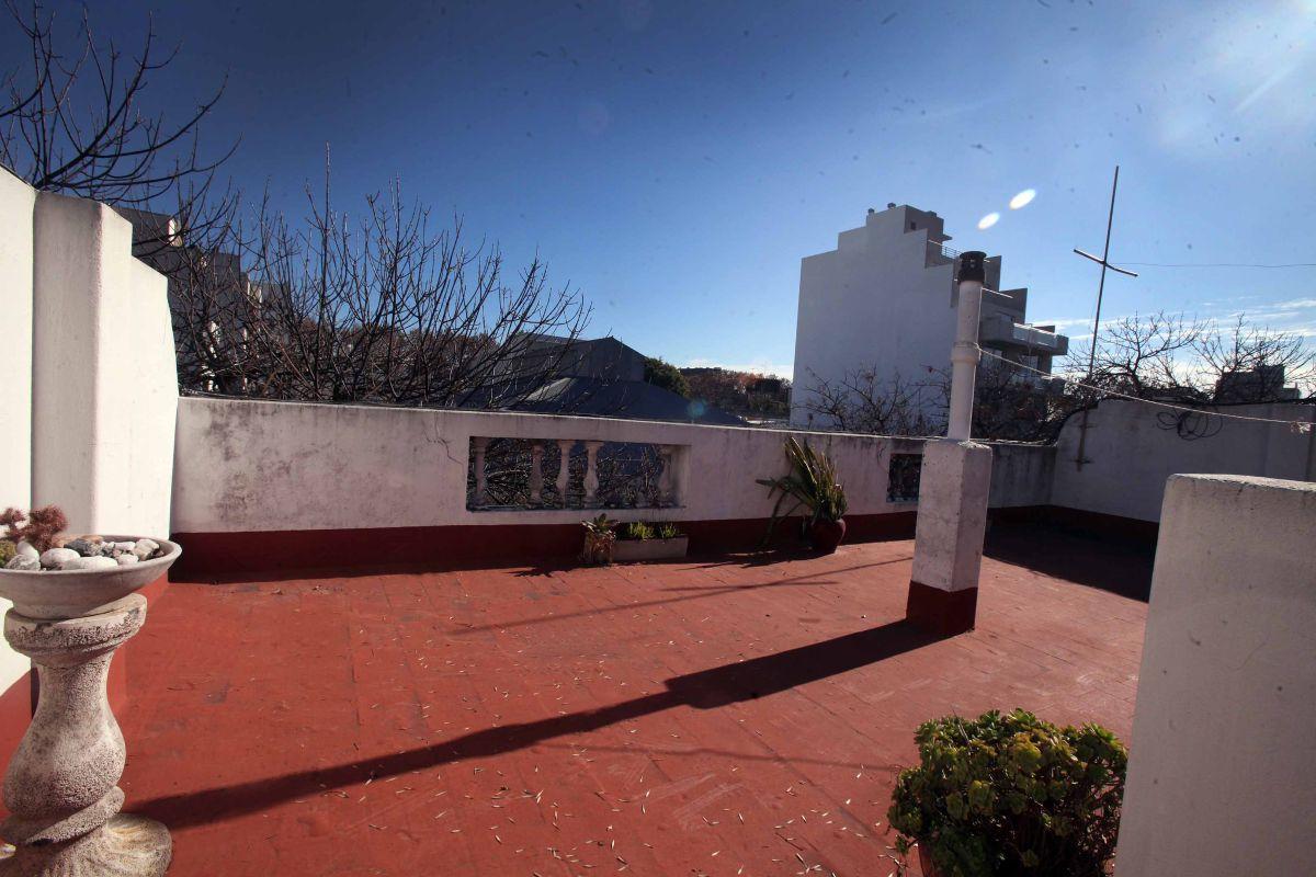 Foto de Vendo divino ph en primer piso con vista abierta y patio, imagen 5