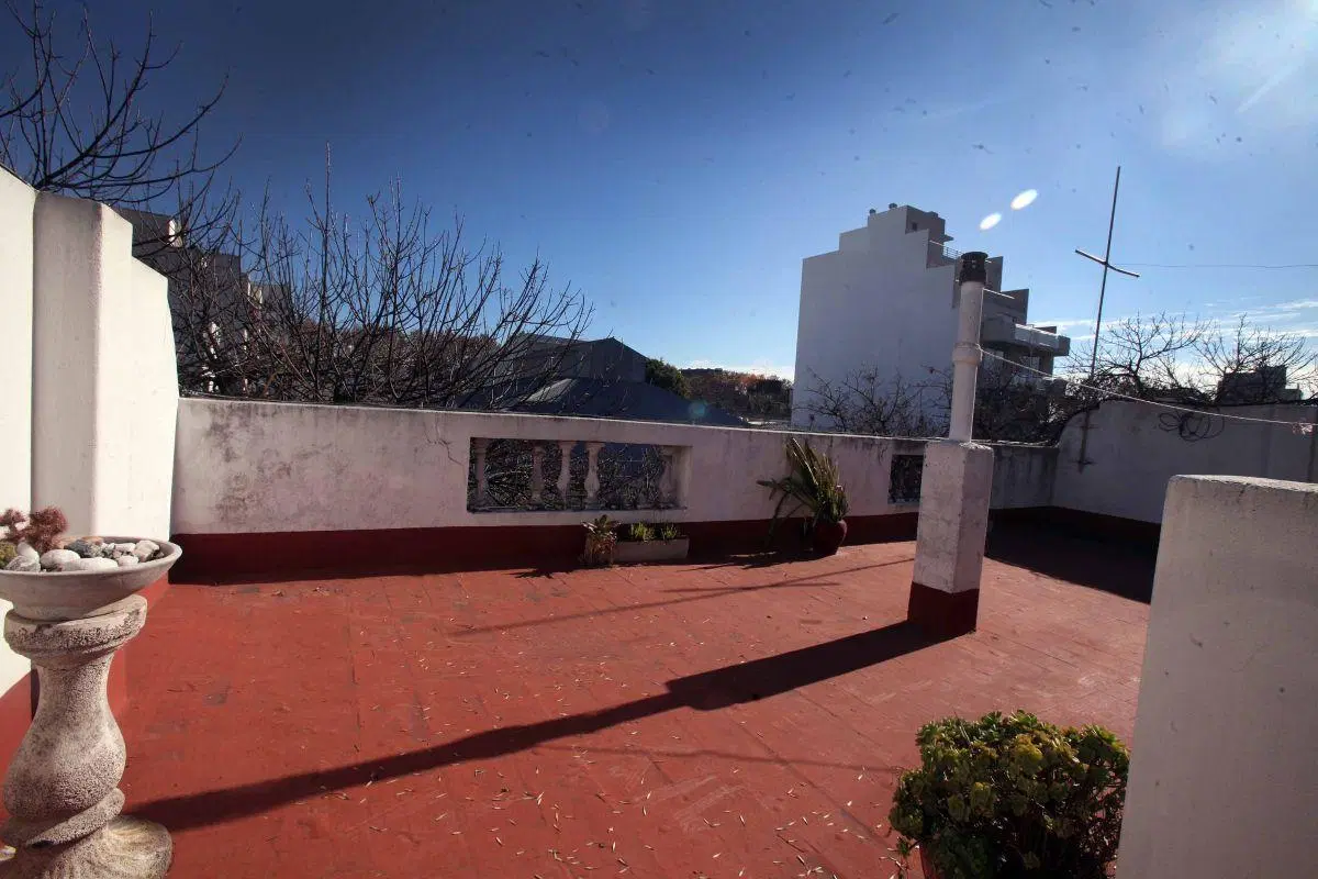 Vendo divino ph en primer piso con vista abierta y patio 4
