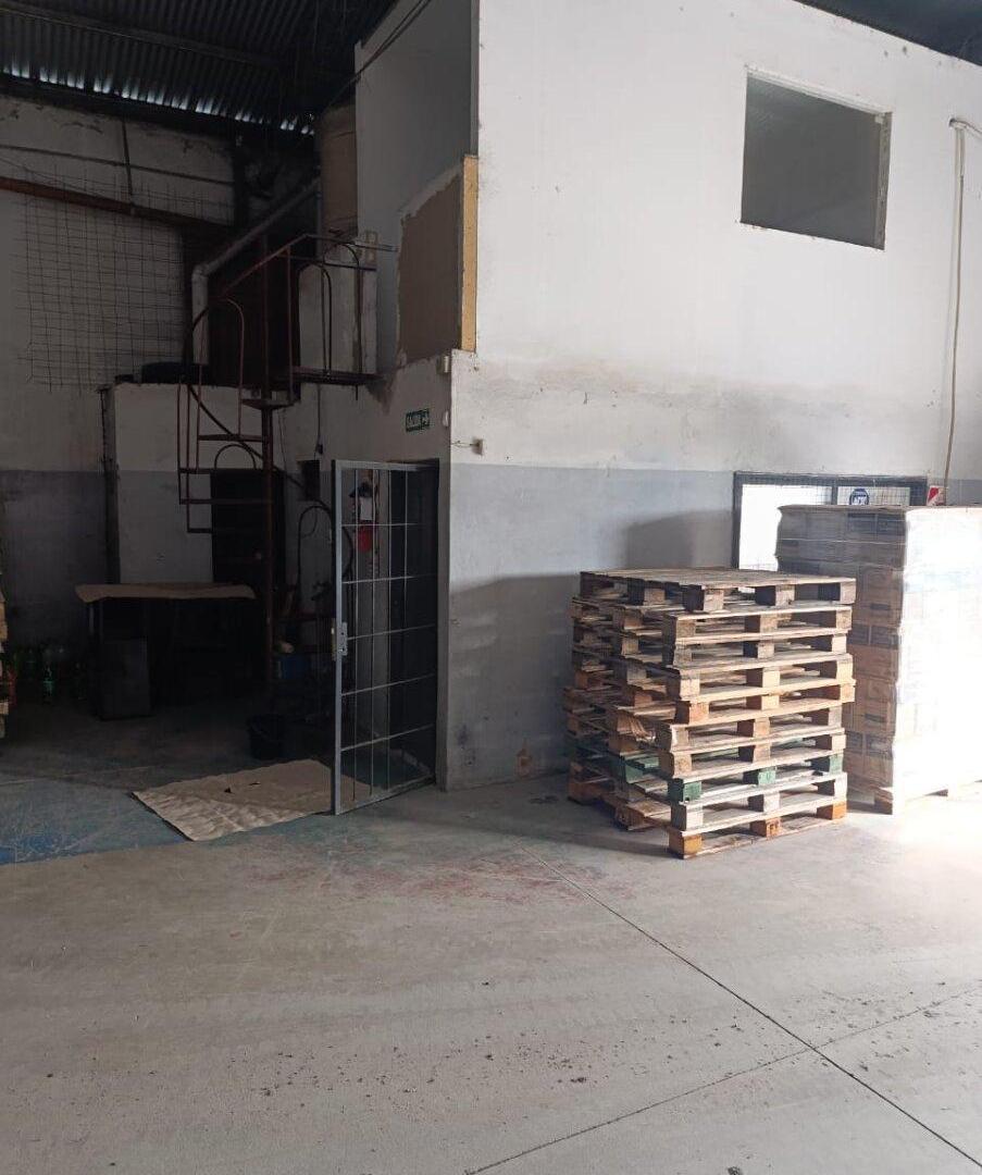 Foto de OPORTUNIDAD DE VENTA DE GALPONES, imagen 2