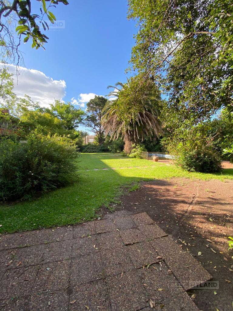 Casa de 3 Plantas en Venta en El Corazón de Lomas Jockey, San Isidro 5