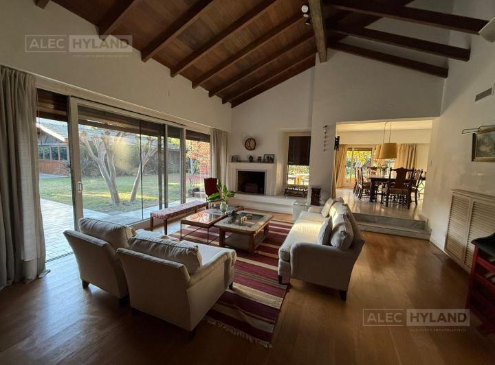 Chalet en venta en Lomas de San Isidro 5