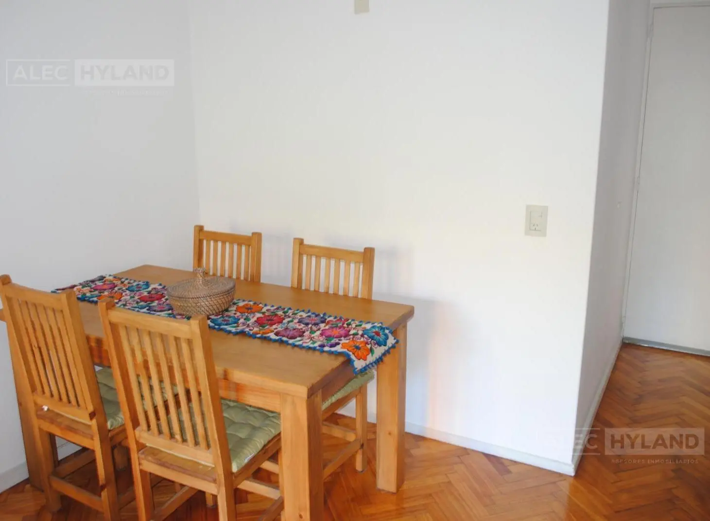 Departamento en venta de 2 ambientes en el bajo de Vicente López 2