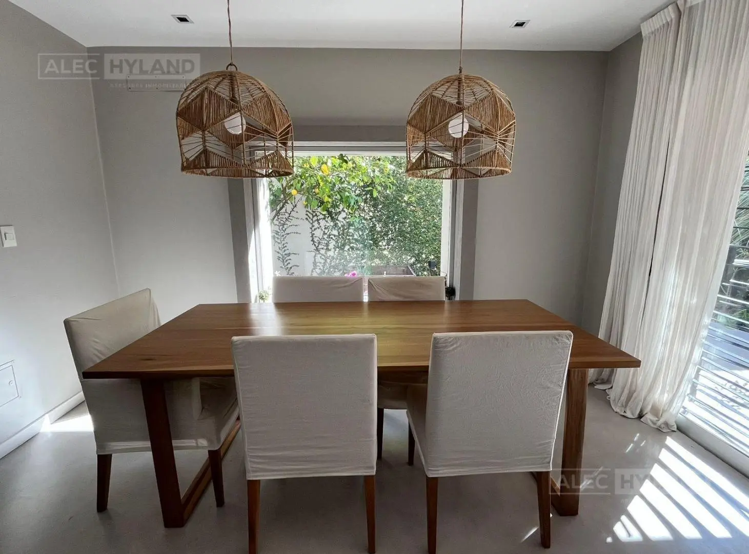 Casa en venta de 2 plantas, refaccionada en San Isidro, cerca colegio San Marcos 5