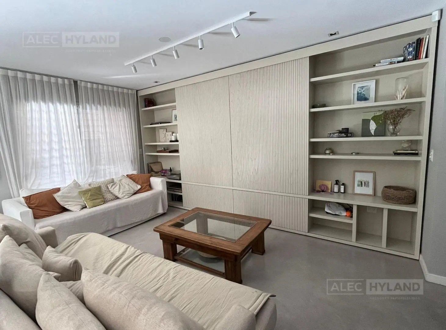 Casa en venta de 2 plantas, refaccionada en San Isidro, cerca colegio San Marcos 2
