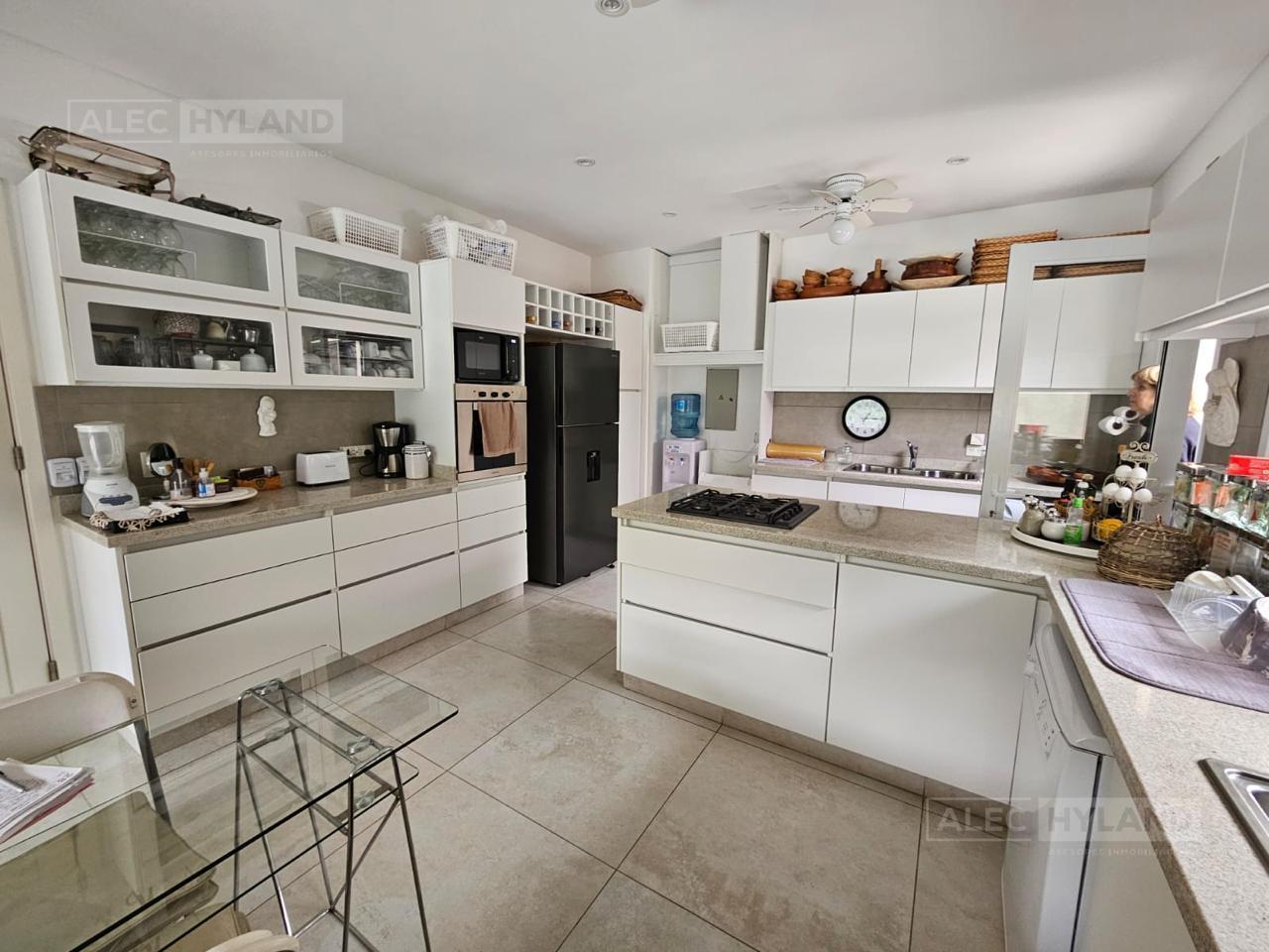 Foto de CASA EN ALQUILER AMUEBLADA- MARTINEZ-, imagen 2