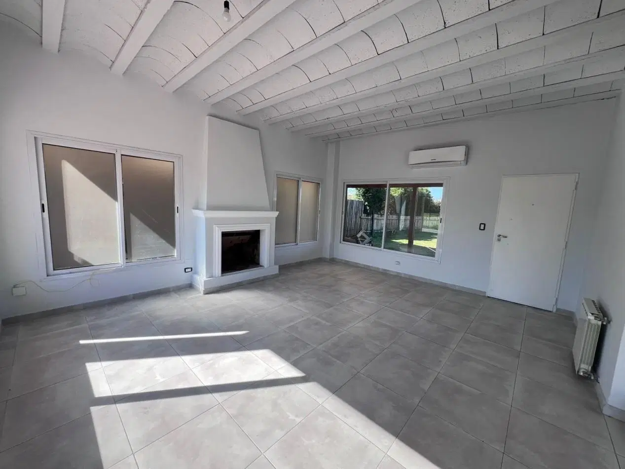 NUEVO INGRESO: ESPECTACULAR CASA EN BARRIO SAN RAMIRO, PILAR DEL ESTE 5