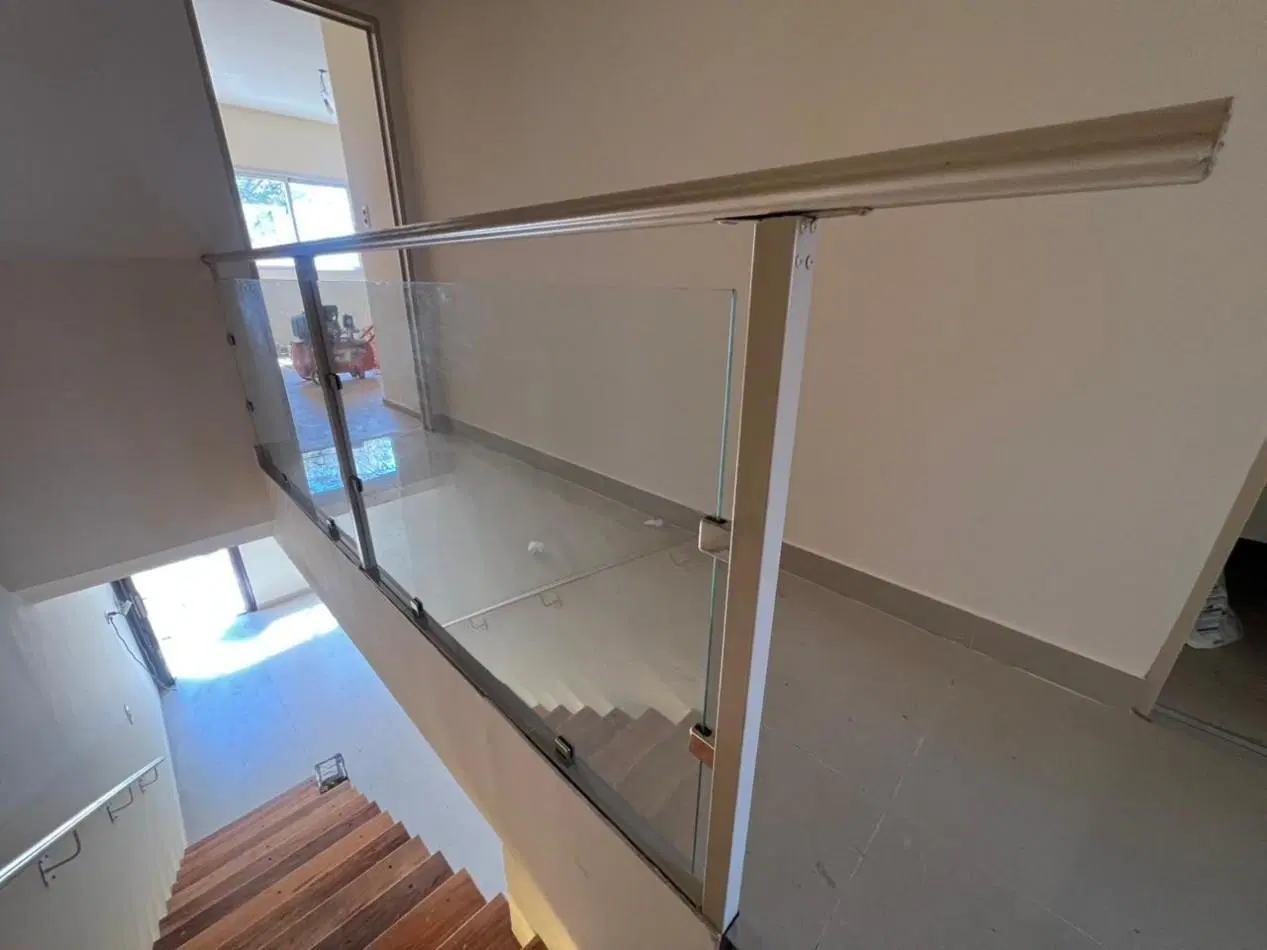 EXCEPCIONAL DUPLEX A ESTRENAR EN FLORIDA OESTE - 230 M² TOTALES 1