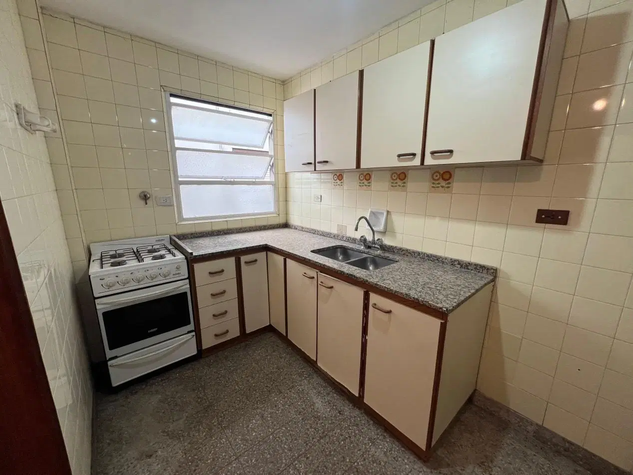 APTO CREDITO: AMPLIO 3 AMBIENTES CON BALCON CORRIDO Y BAULERA 8