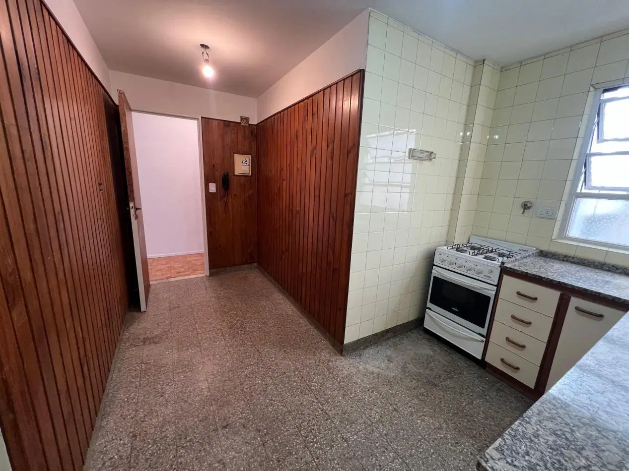 APTO CREDITO: AMPLIO 3 AMBIENTES CON BALCON CORRIDO Y BAULERA 4