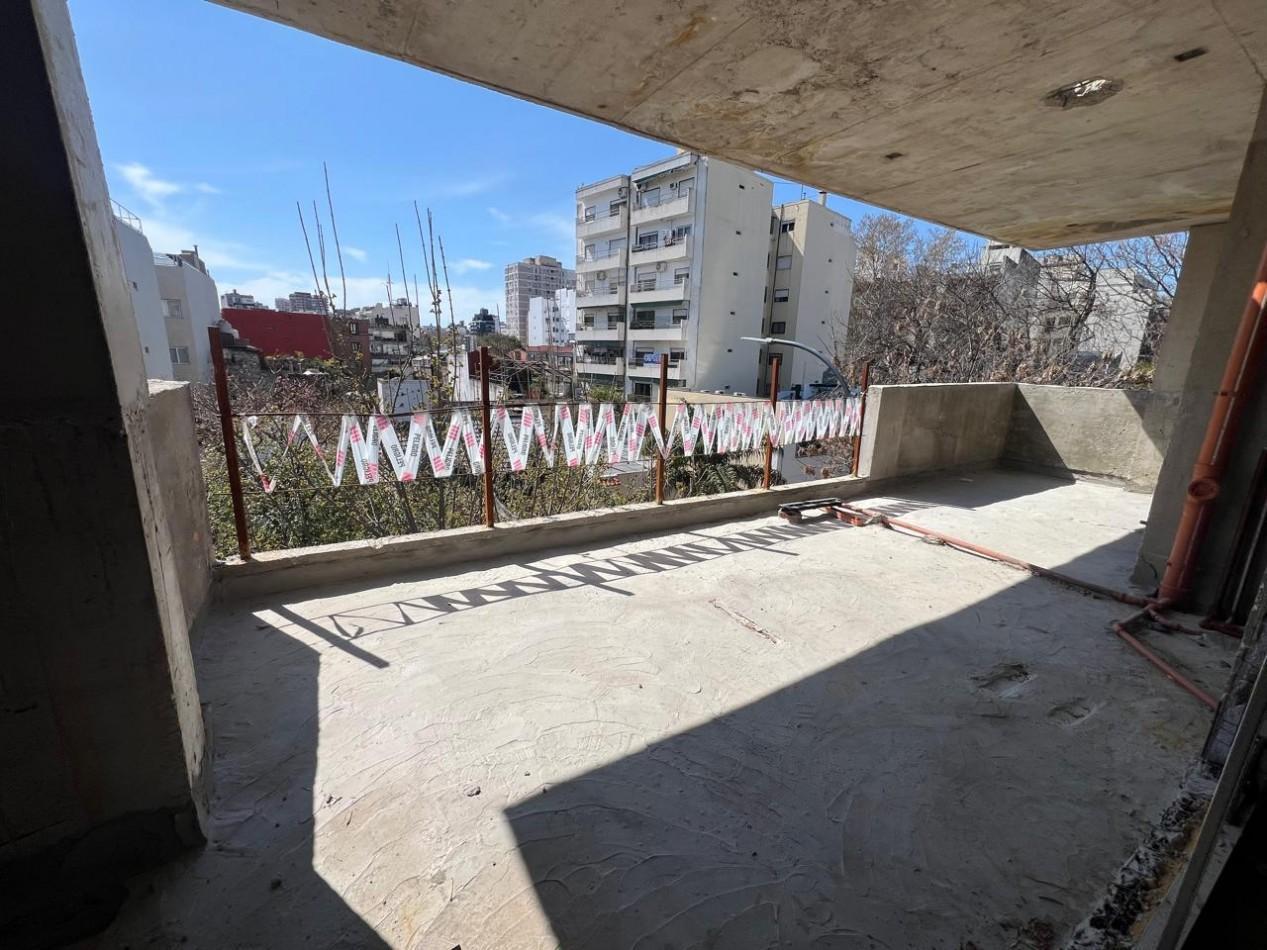 Foto de Venta departamento cuatro ambientes con balcon terraza en Colegiales, imagen 2