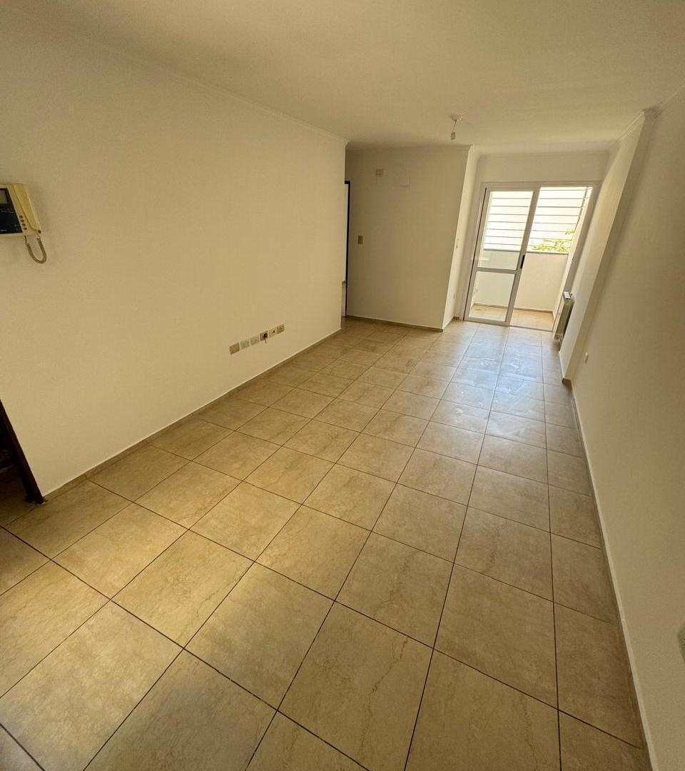 VENTA-  Departamento de un dormitorio con balcon- Edificio con quincho y pileta -  General Paz