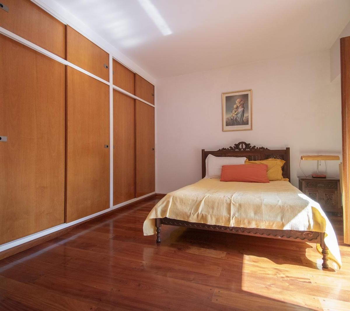 Venta Casa 6 Ambientes Cochera 2 Plantas Jardin Quincho San Cristobal 3