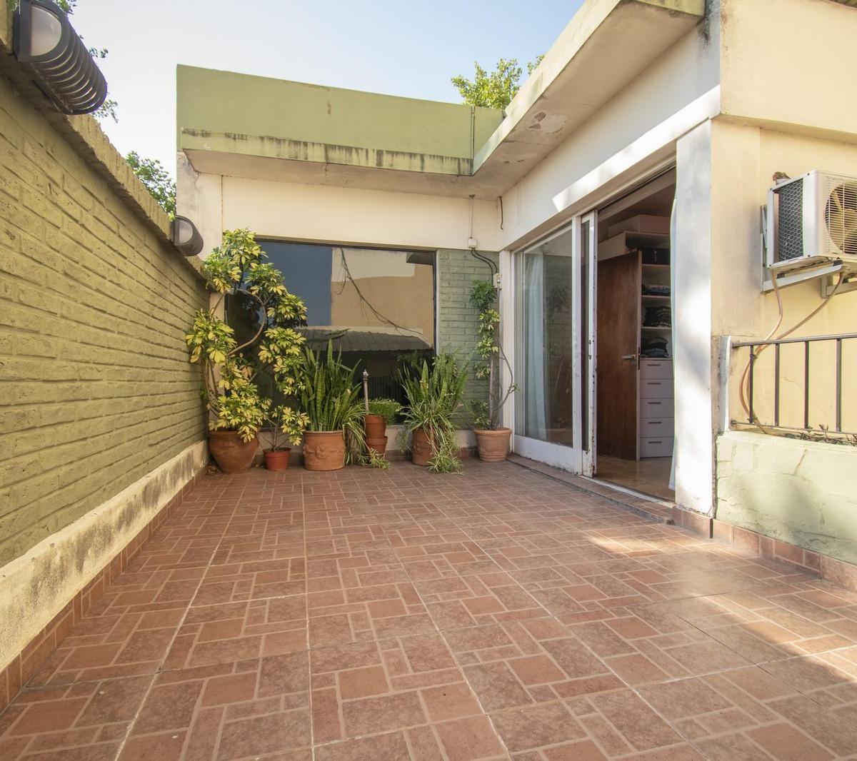 Venta PH 5 Ambientes Apto Credito Frente Balcon Quincho Parrilla Patio y Terraza 4