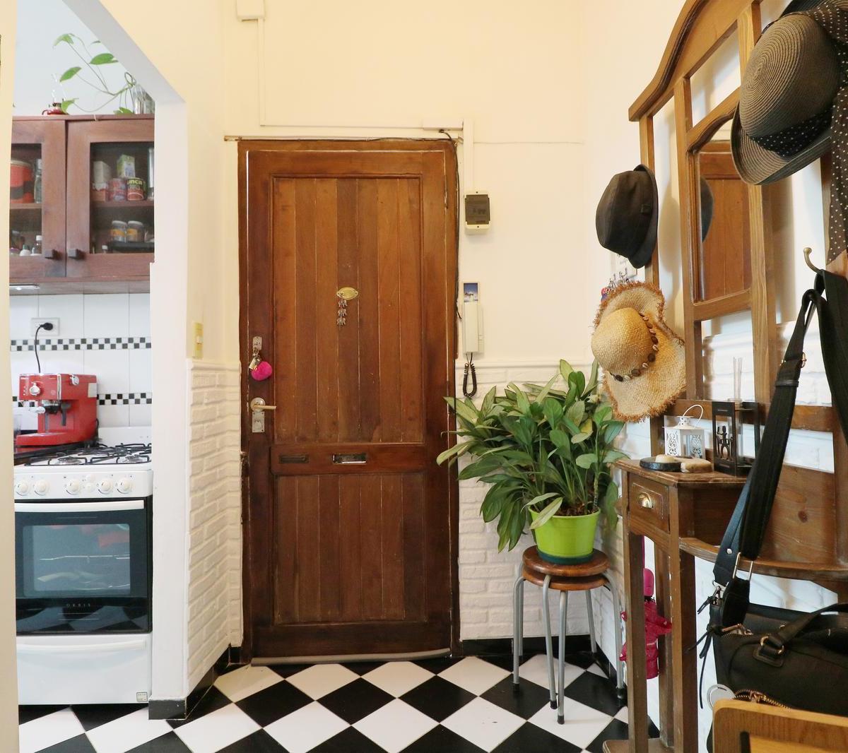 Venta PH de Dos Ambientes en Belgrano - Reciclado - Bajas Expensas - con Patio - Apto Credito 4