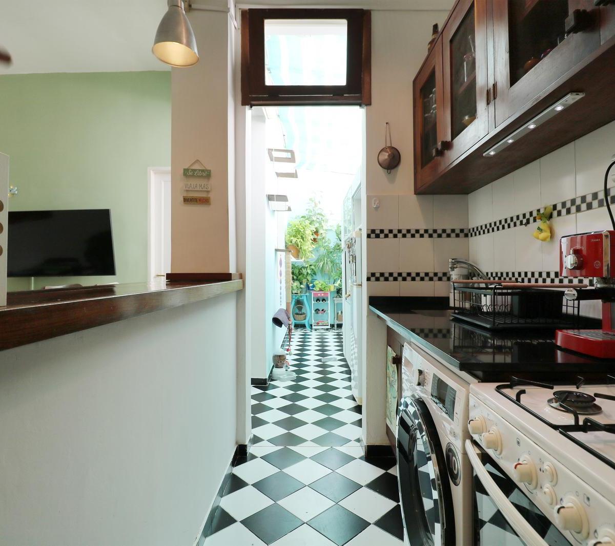 Venta PH de Dos Ambientes en Belgrano - Reciclado - Bajas Expensas - con Patio - Apto Credito 2