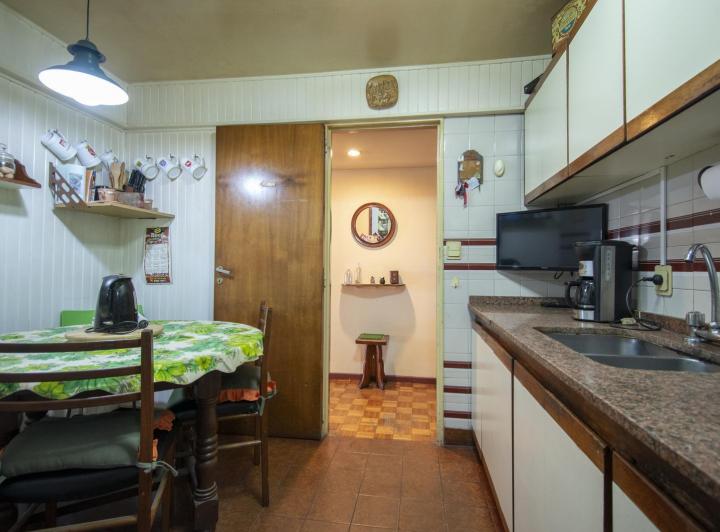 VENTA DEPARTAMENTO 5 AMB - COCHERA CUBIERTA - PERMUTA - APTO CREDITO 5