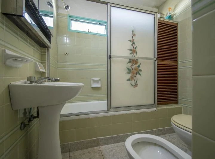 VENTA DEPARTAMENTO 5 AMB - COCHERA CUBIERTA - PERMUTA - APTO CREDITO 5