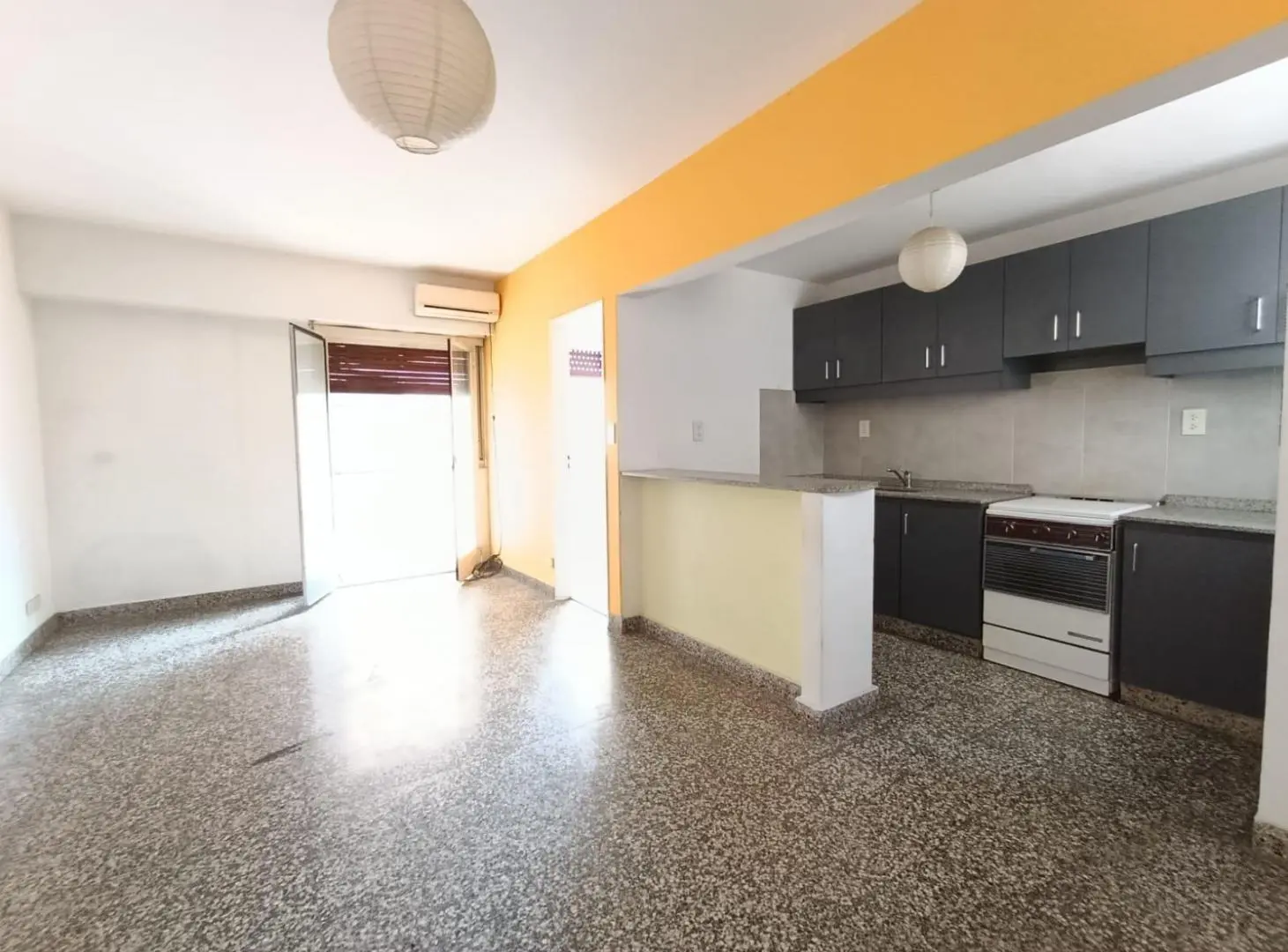 VENTA DEPARTAMENTO 2 AMBIENTES BALCON FRANCES CABALLITO 2