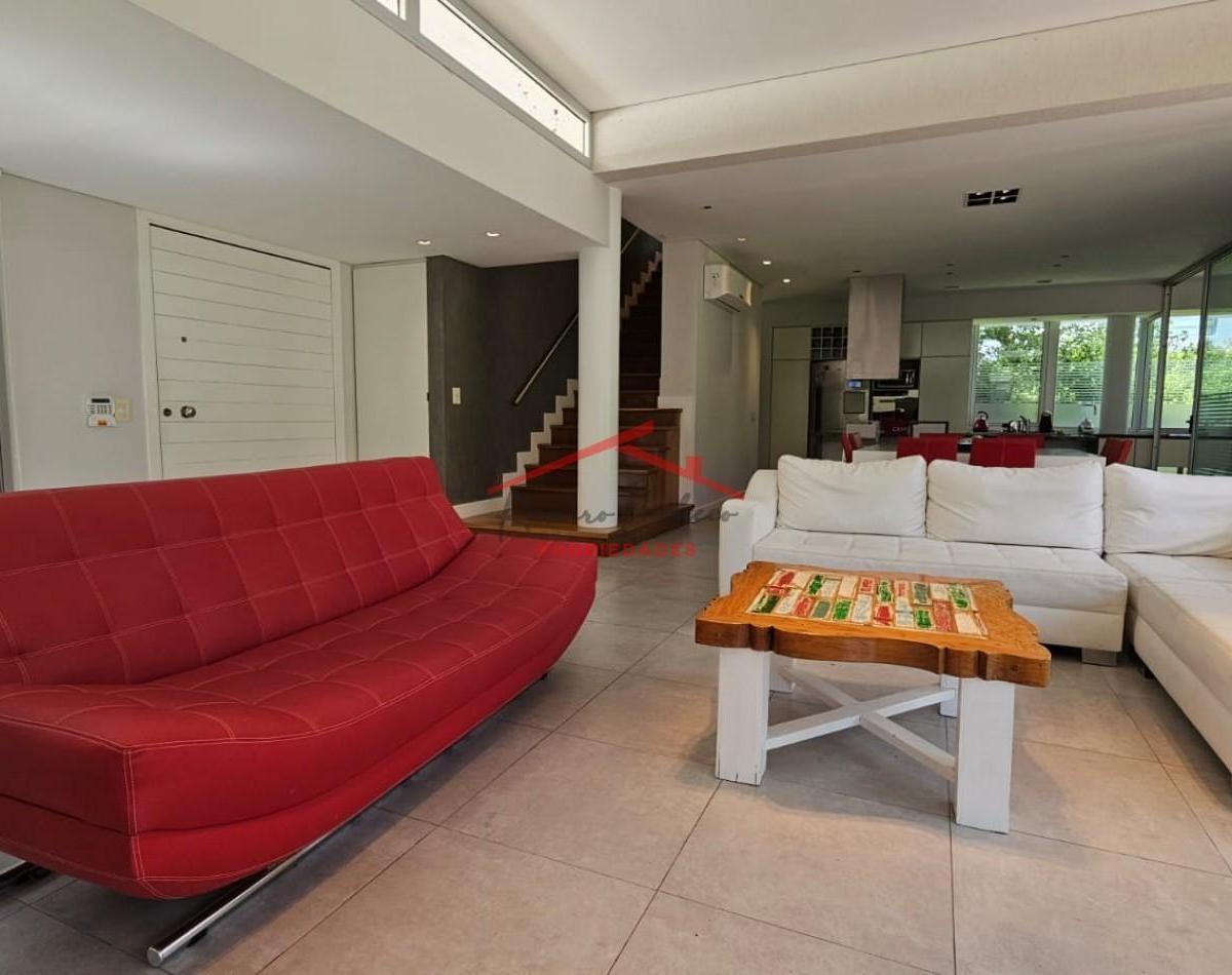Casa en venta en Carilo