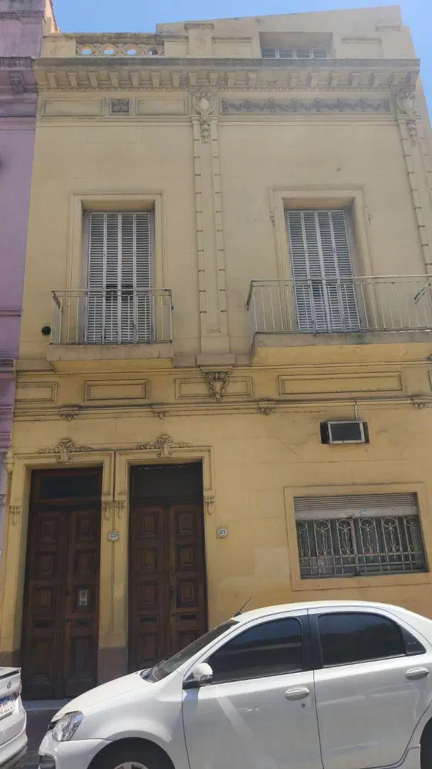 Casa sobre lote propio en San Telmo - Ideal inversion 1