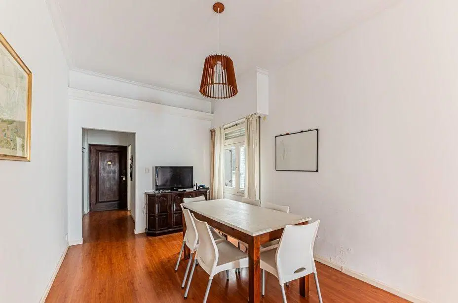 VENTA AMPLIO Y LUMINOSO 3 AMBIENTES EN JUNCAL Y AGUERO 4