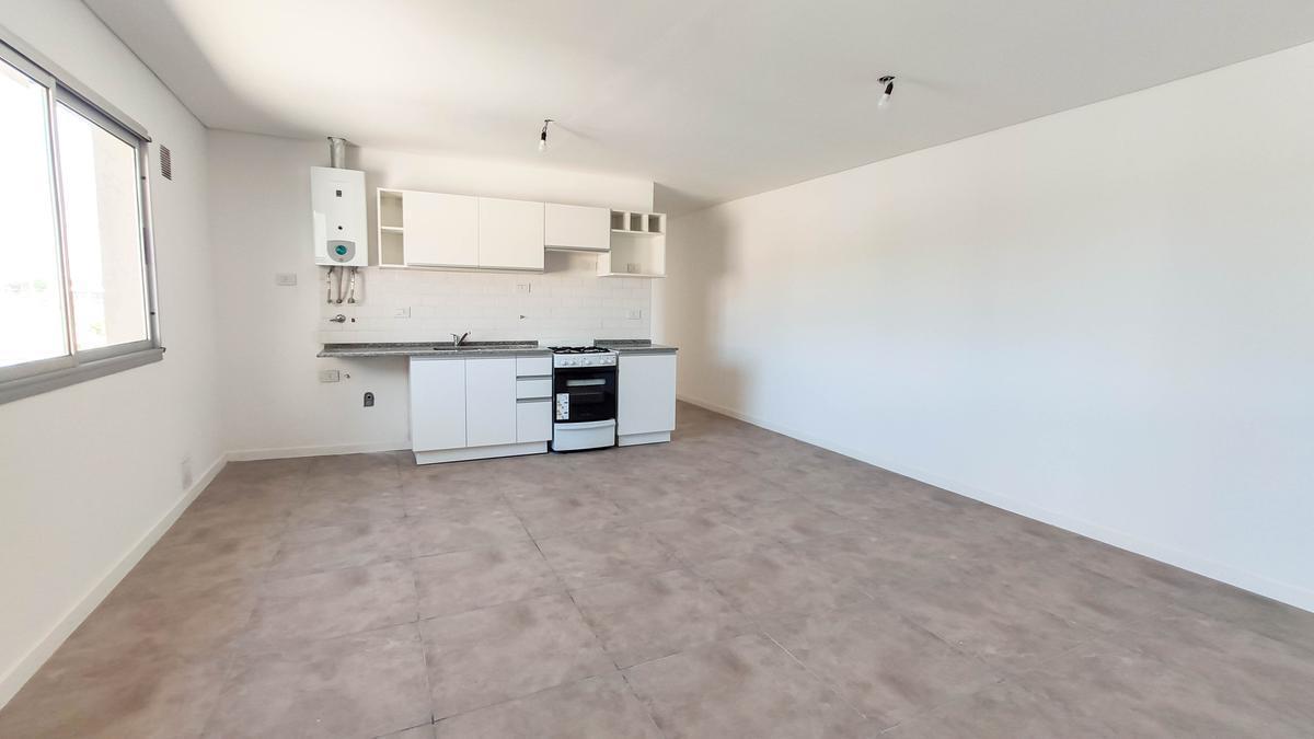 Departamento de Tres Dorm. - Venta - Confort - Perez 3