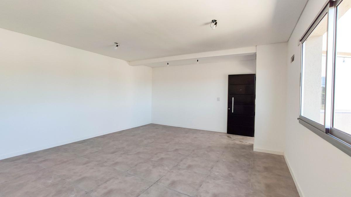Departamento de Tres Dorm. - Venta - Confort - Perez 2