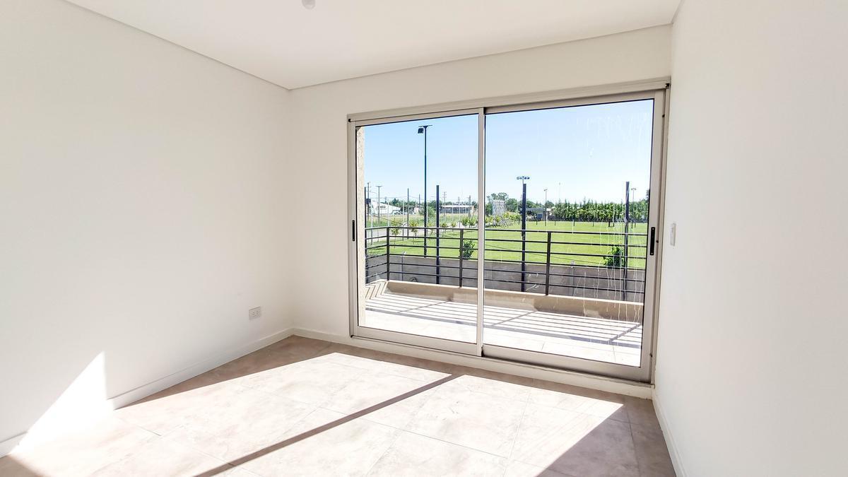 Departamento de Tres Dorm. - Venta - Confort - Perez 5