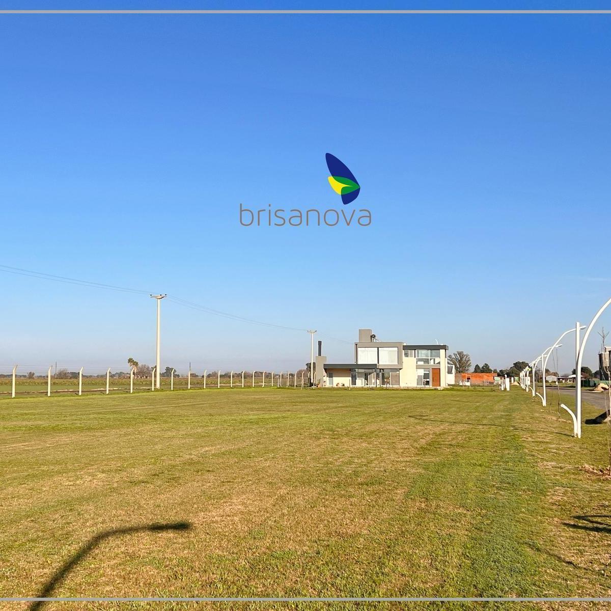 Gran Terreno en Barrio Privado Brisanova - 677 m - Esquina 4