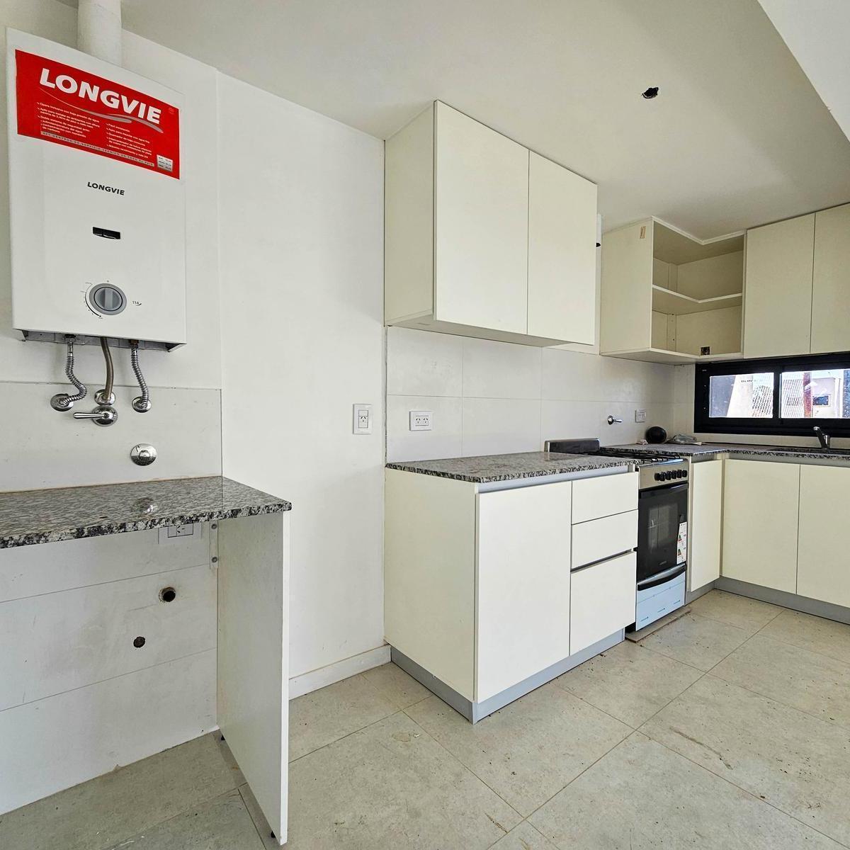 Casa en Venta, Dos Dorm. y Dos Baños, Sobre Av de Ecotierra, Pueblo Esther. 3