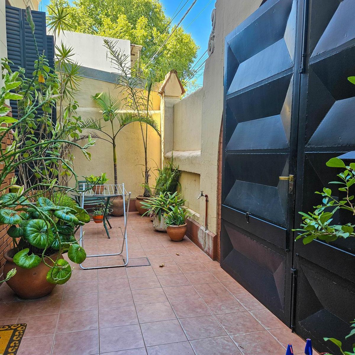 Casa en Venta de Cuatro Dorm. y Terraza en Felipe Moré Al 600 - Barrio Ludueña 5