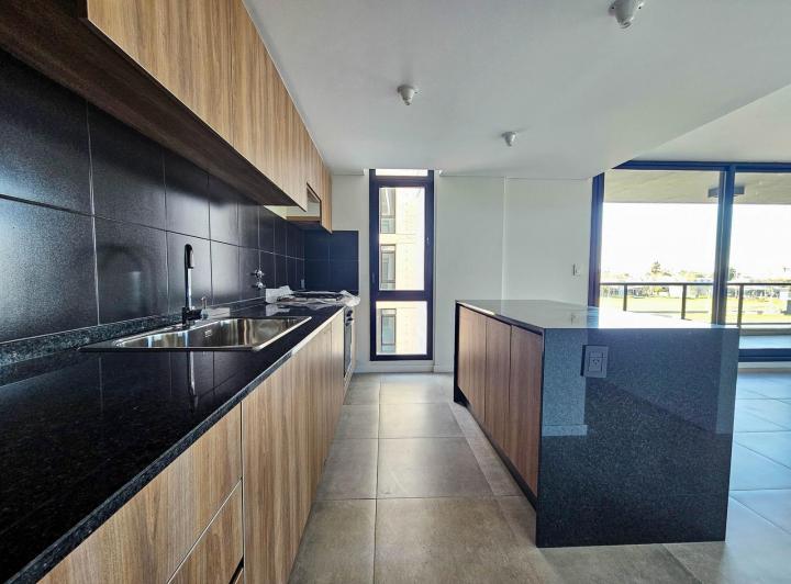 VENTA. Departamento en complejo de categoría. Tres dormitorios. Dos cocheras. Piscina y SUM Rosario 4