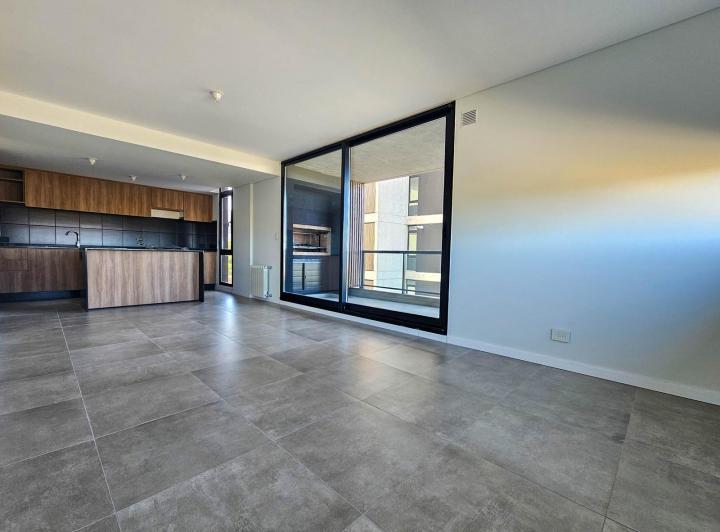 VENTA. Departamento en complejo de categoría. Tres dormitorios. Dos cocheras. Piscina y SUM Rosario 3