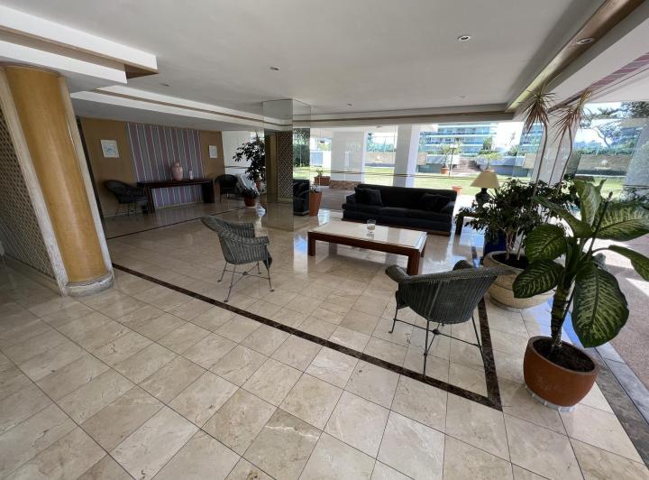 Departamento 2 1/2 dormitorios - Long Beach - Punta del Este 1