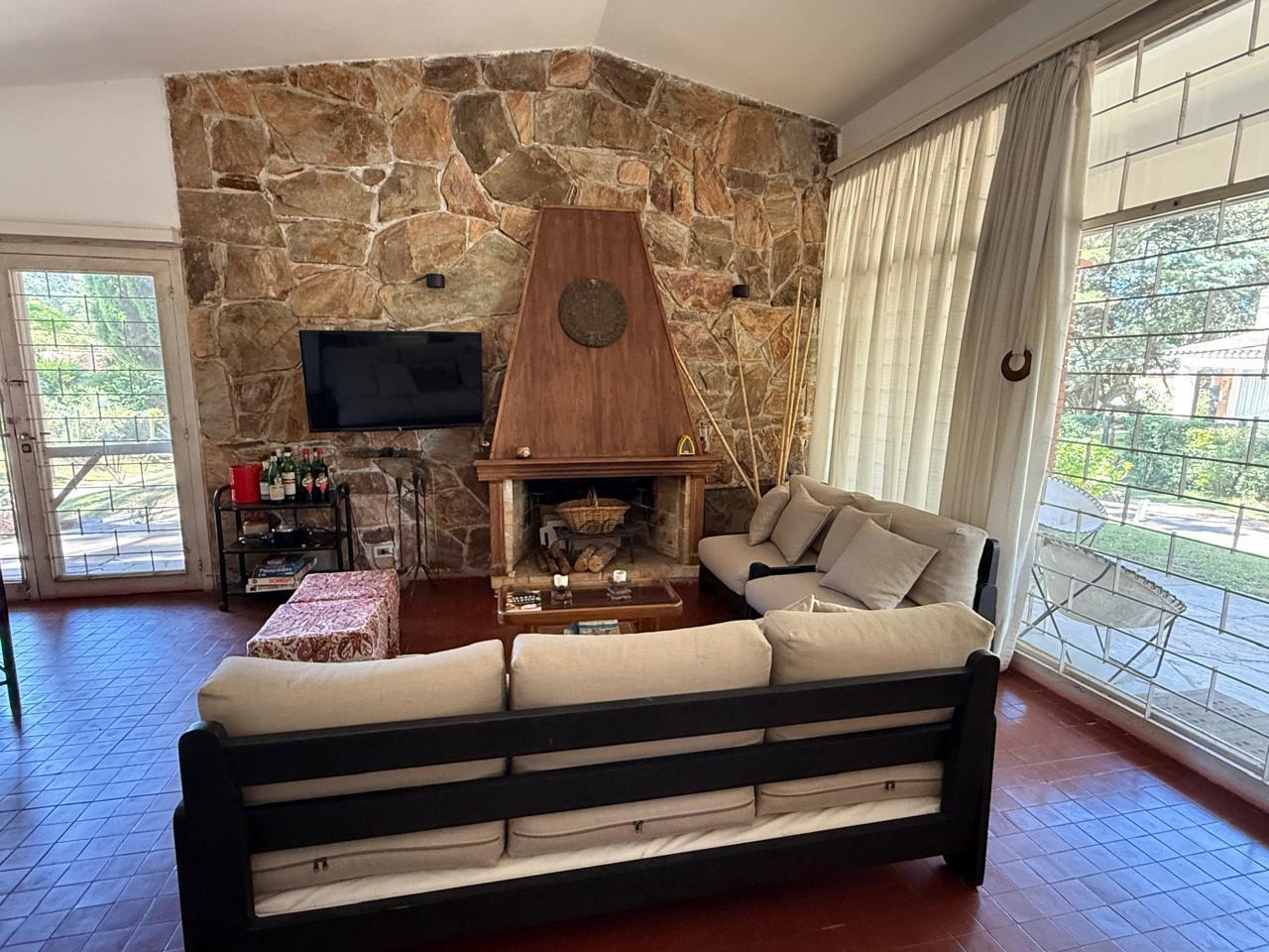 Casa 4 dormitorios , alquiler temporal