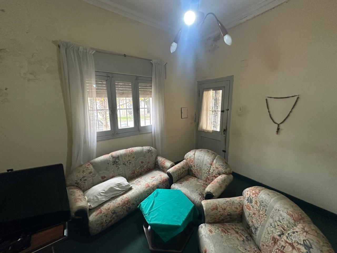VENTA-CASA-BARRIO GUADALUPE-LUMINOSA