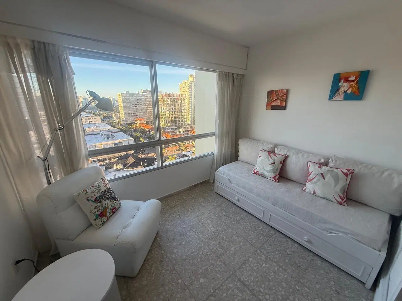 Apartamento en alquiler 3 dormitorios Punta del Este, Torre de las Américas- amoblado 2