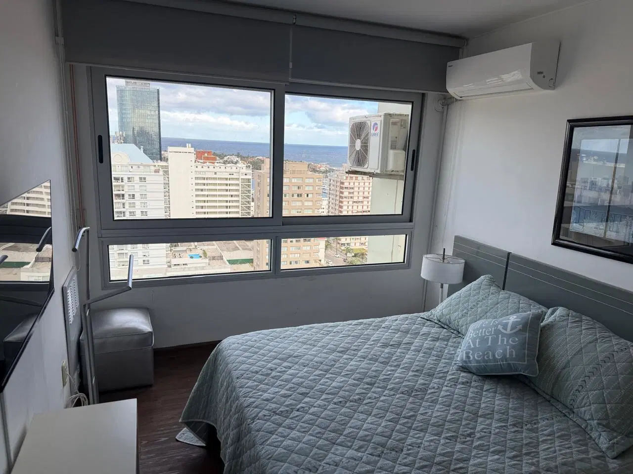 Alquiler – Departamento Torre de las Américas piso 1802. 2 dormitorios, 2 baños, 100 m², amoblado, v 2