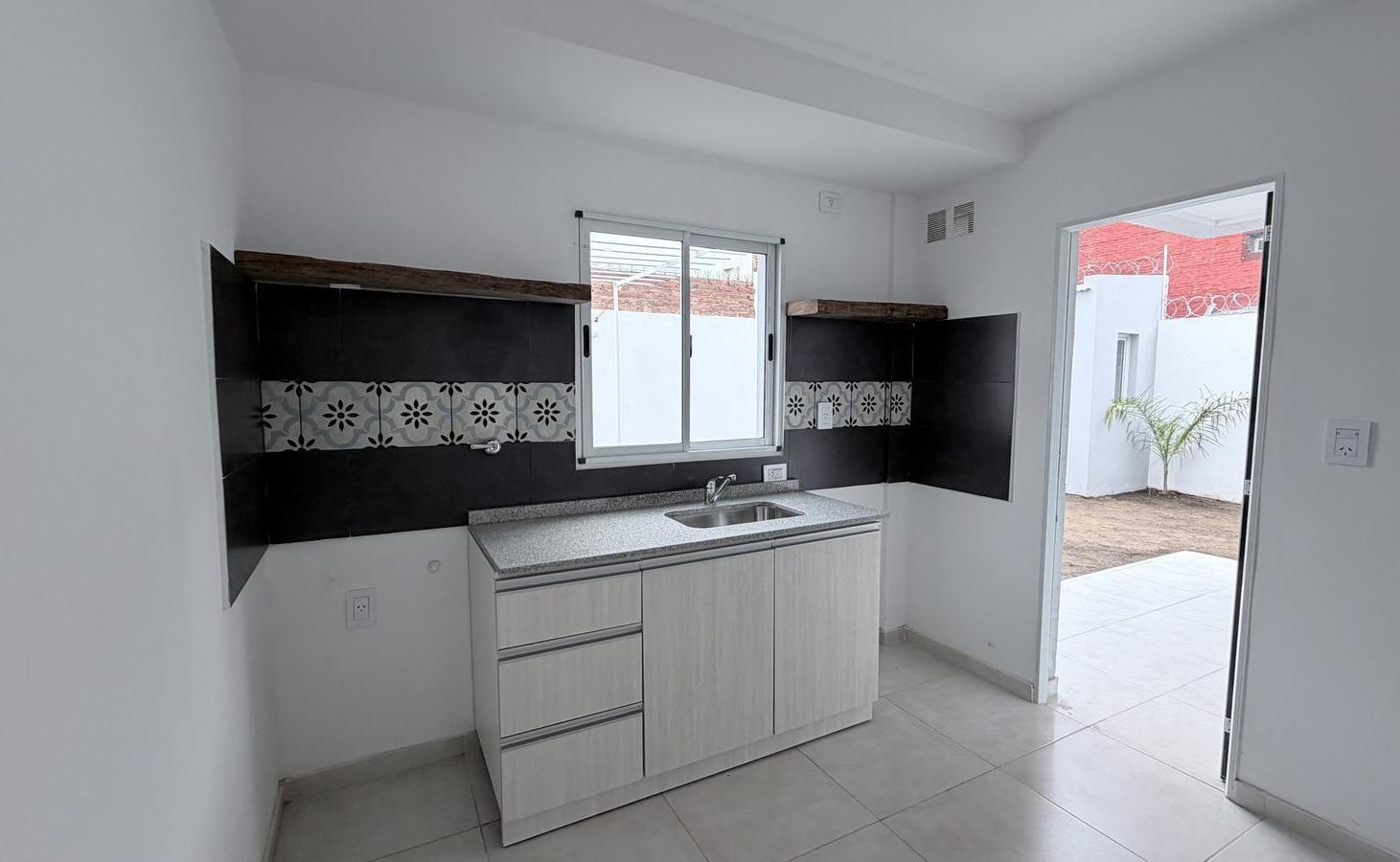 Foto de VENTA-CASA-INTERNA-PATIO-A ESTRENAR, imagen 4