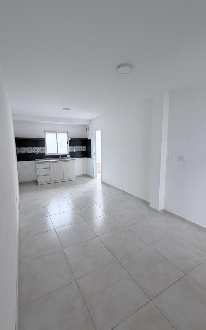 Foto de VENTA-CASA-INTERNA-PATIO-A ESTRENAR, imagen 5