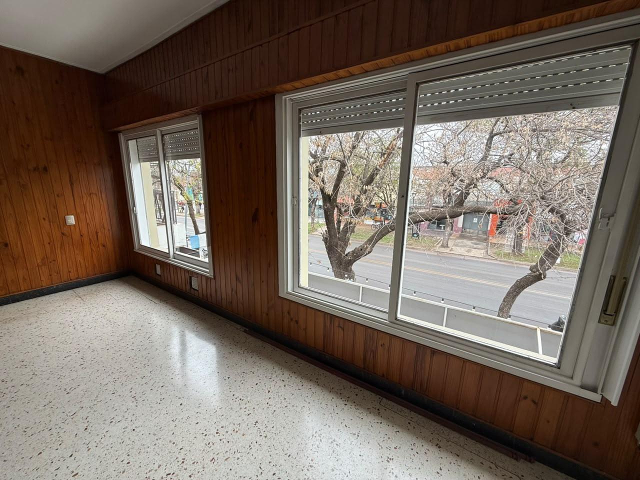 Foto de Alquiler Oficinas comerciales en plena Avenida 7 de Marzo, Santo Tome, imagen 2