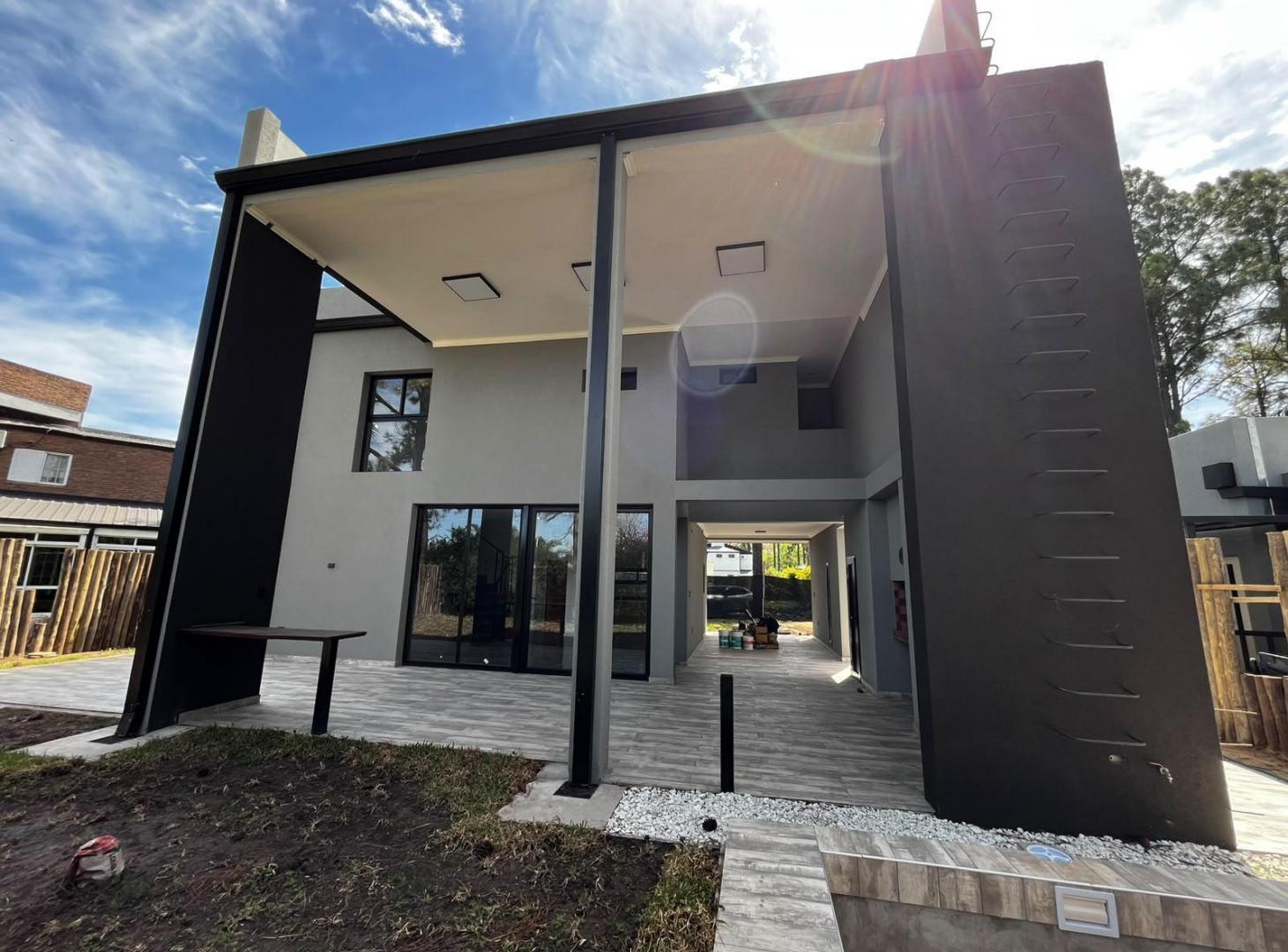 Foto de Venta Casa en Country El Pinar, imagen 1