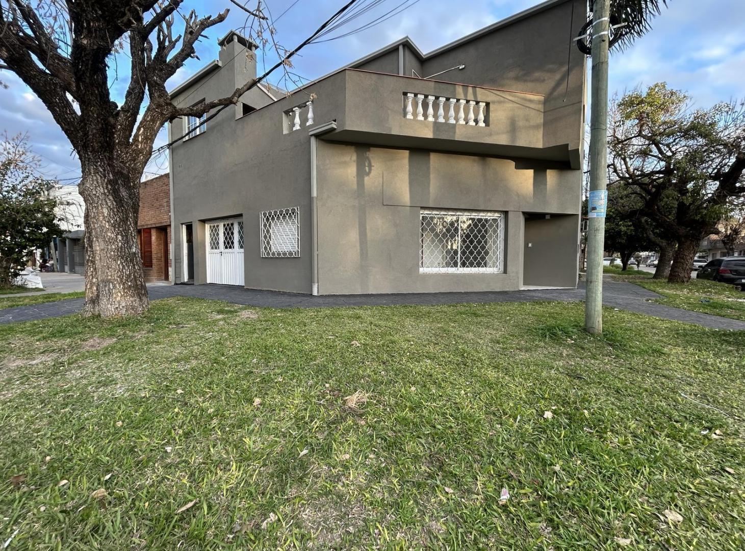 Foto de VENTA EN SANTA FE - CASA EN PLANTA BAJA, DOS DORMITORIOS PATIO Y COCHERA, imagen 2