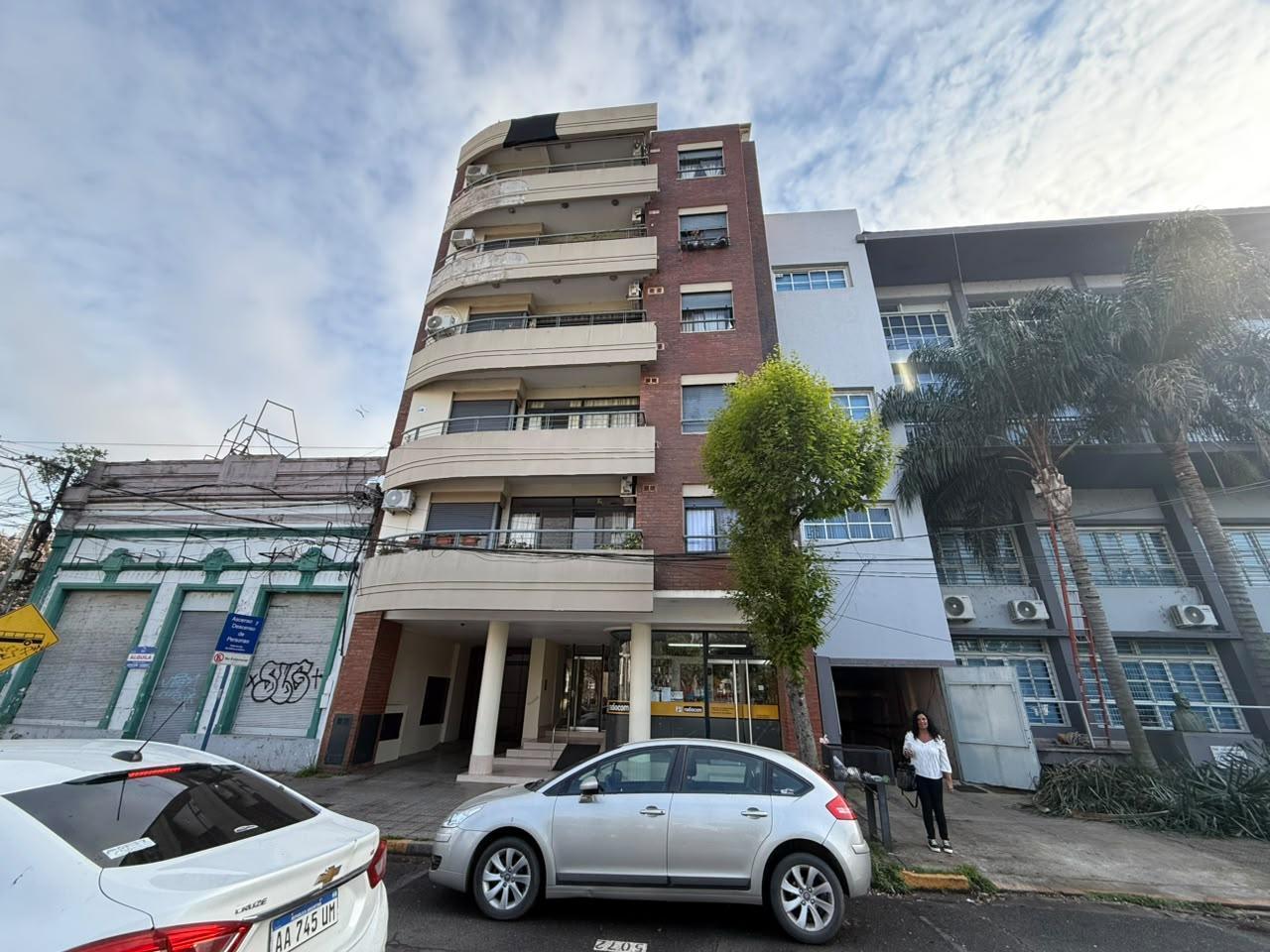 Foto de Alquiler departamento en Santa Fe Capital, frente a plaza España, imagen 1
