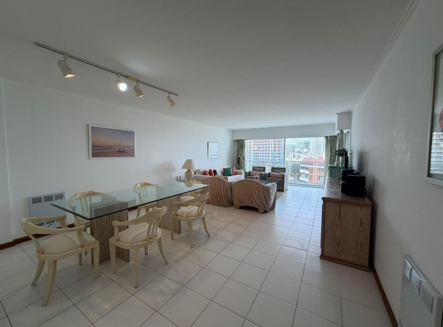 Foto de Alquiler temporario de apartamento en Ocean Tower, Punta del Este, imagen 3